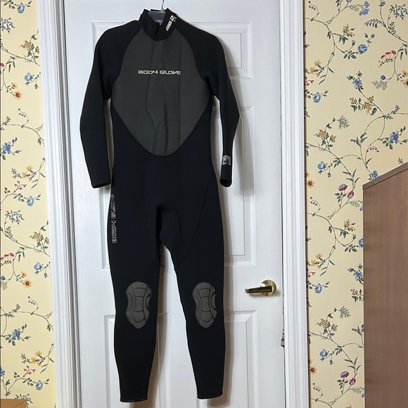 Body Glove Black and Gray Full Wetsuit Mens Size Medium Large Zip Back Closure - Picture 1 of 11
